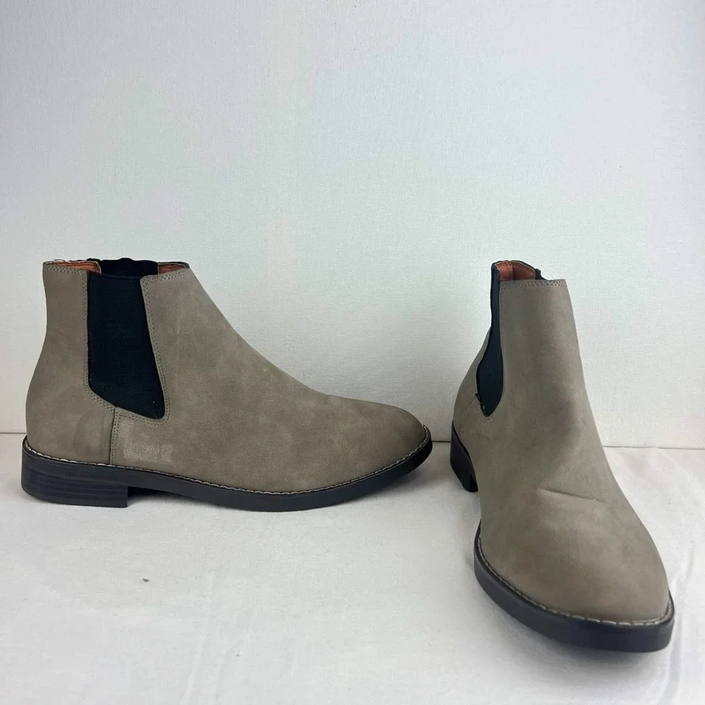 GUC Madden Chelsea Ankle Boots Elastic Gores Slip On Grey Faux Suede Mens Sz 9.5